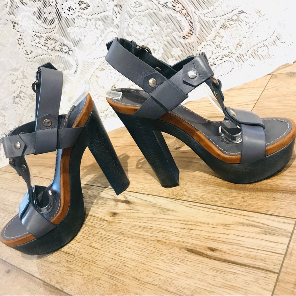 SOLD!! GUCCI Blue Wooden Platform Sandals - Picture 3 of 8